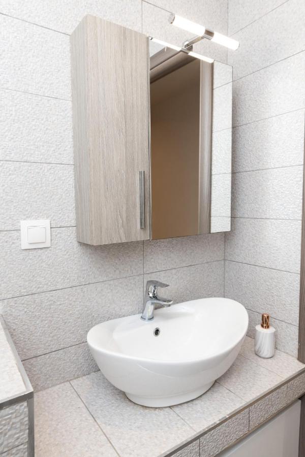Little Miracle In Thessaloniki Apartamento Exterior foto