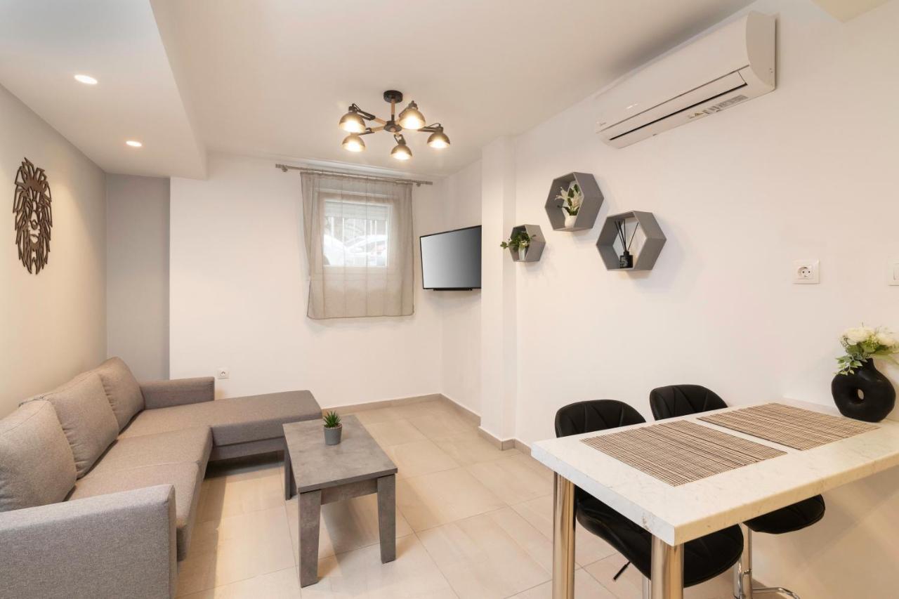 Little Miracle In Thessaloniki Apartamento Exterior foto